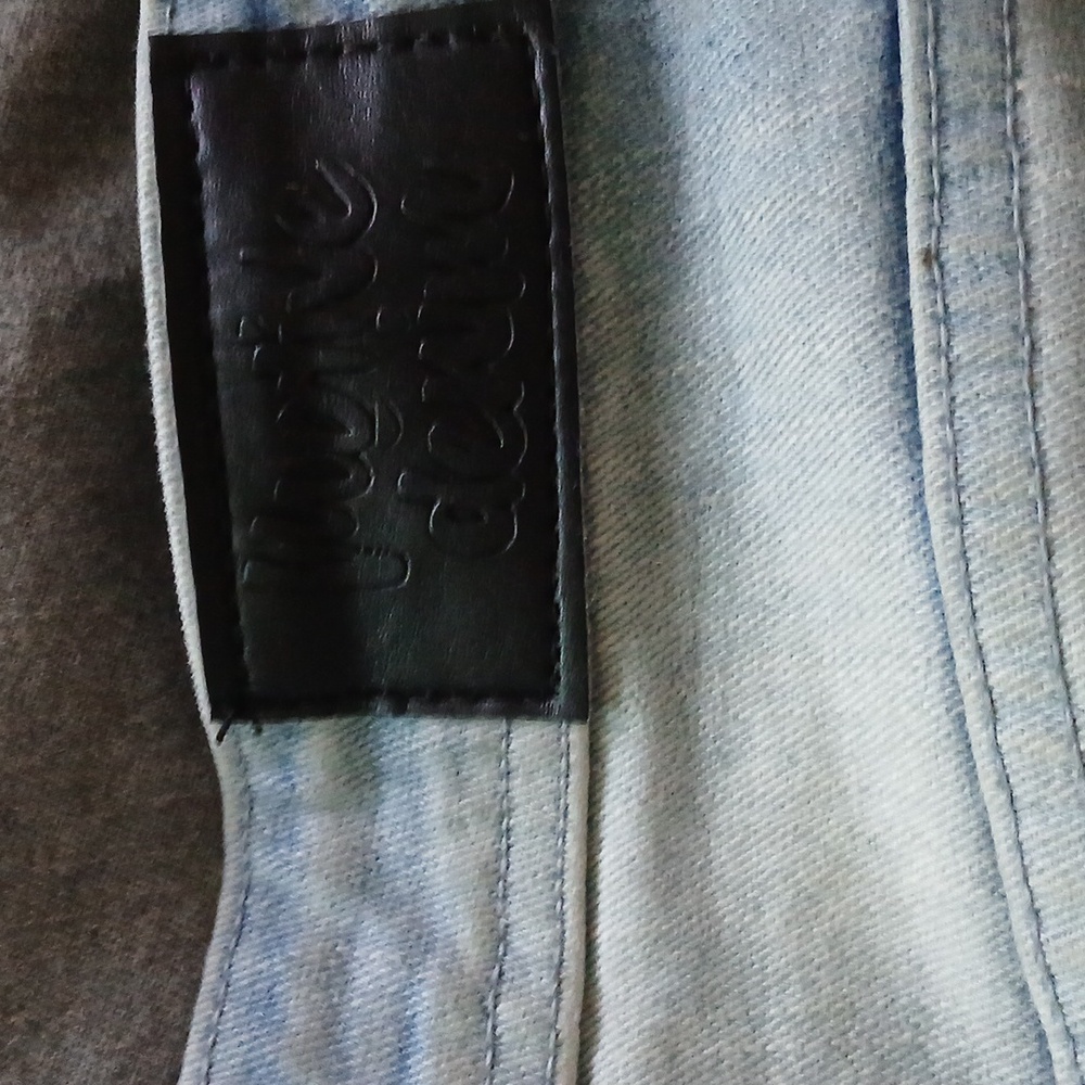 Jeans - Picture 3 of 4